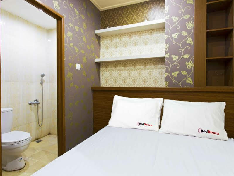 Hotel Reddoorz @ Tebet Asem Baris Yakarta Exterior foto